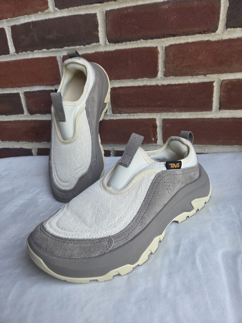 Teva Hurricane Daybreaker Slip-On Desert Taupe Suede Shoes Women's Size 7